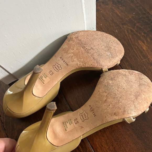 Aerin tan patent leather strappy heels. - Picture 3 of 3